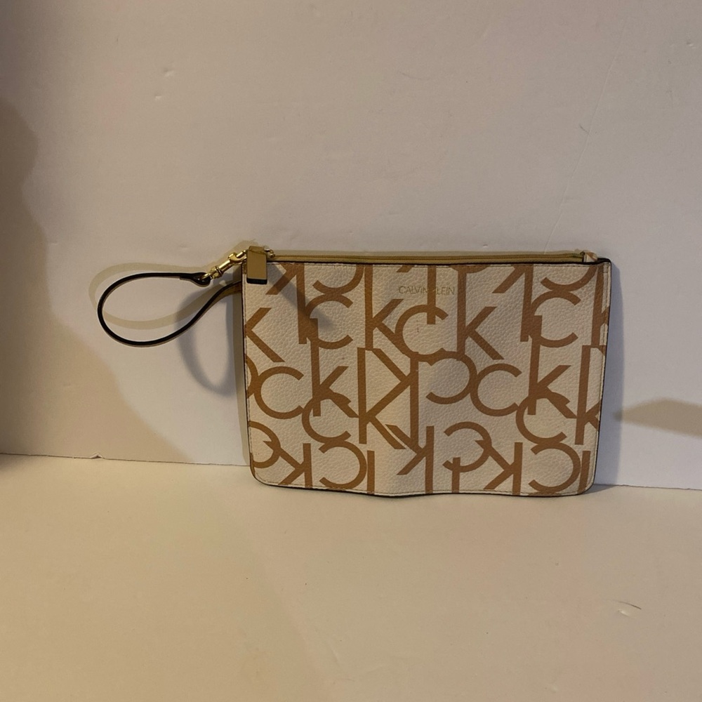 Calvin Klein  Logo Embossed Calfskin Leather Wristlit  Tan & Gold EUC